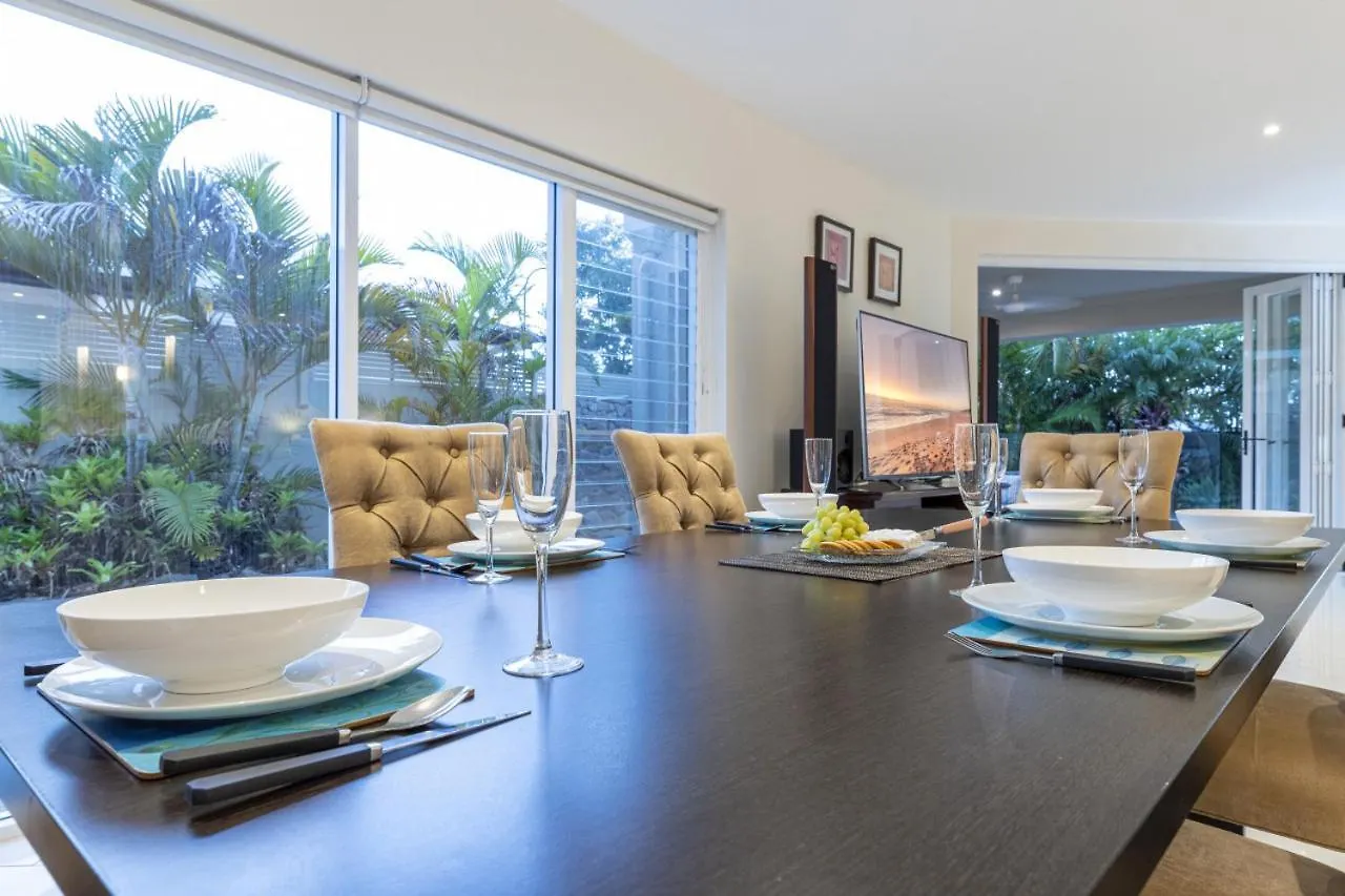 Luxury Resort Style Villa Pool By Custom Bnb Hosting Pelican Waters Austrálie